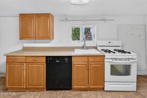 34 2nd Street Waterford NY 12188
