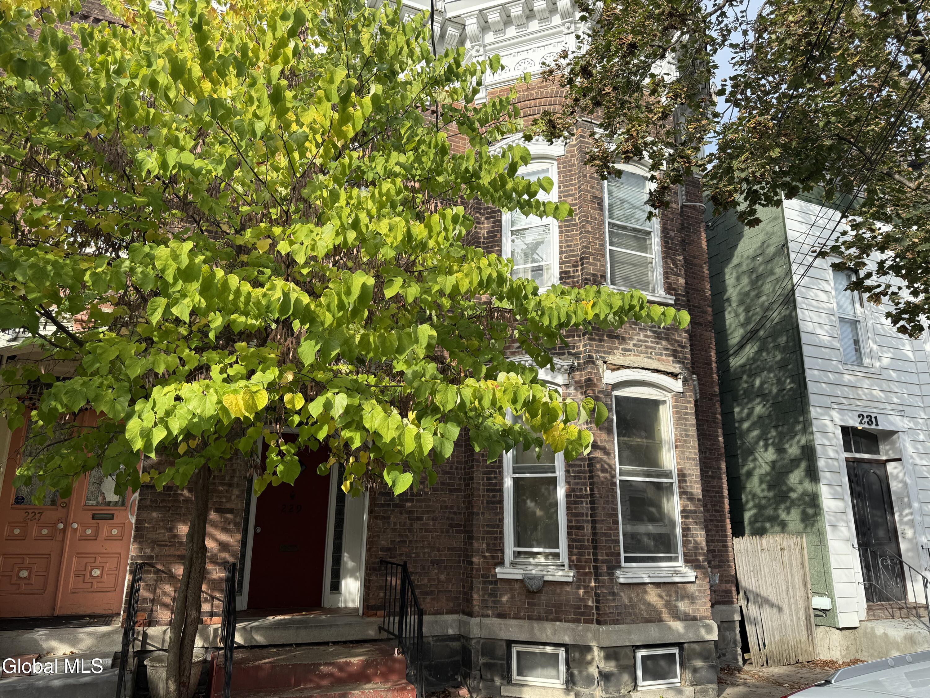 229 Green Street Schenectady NY 12305