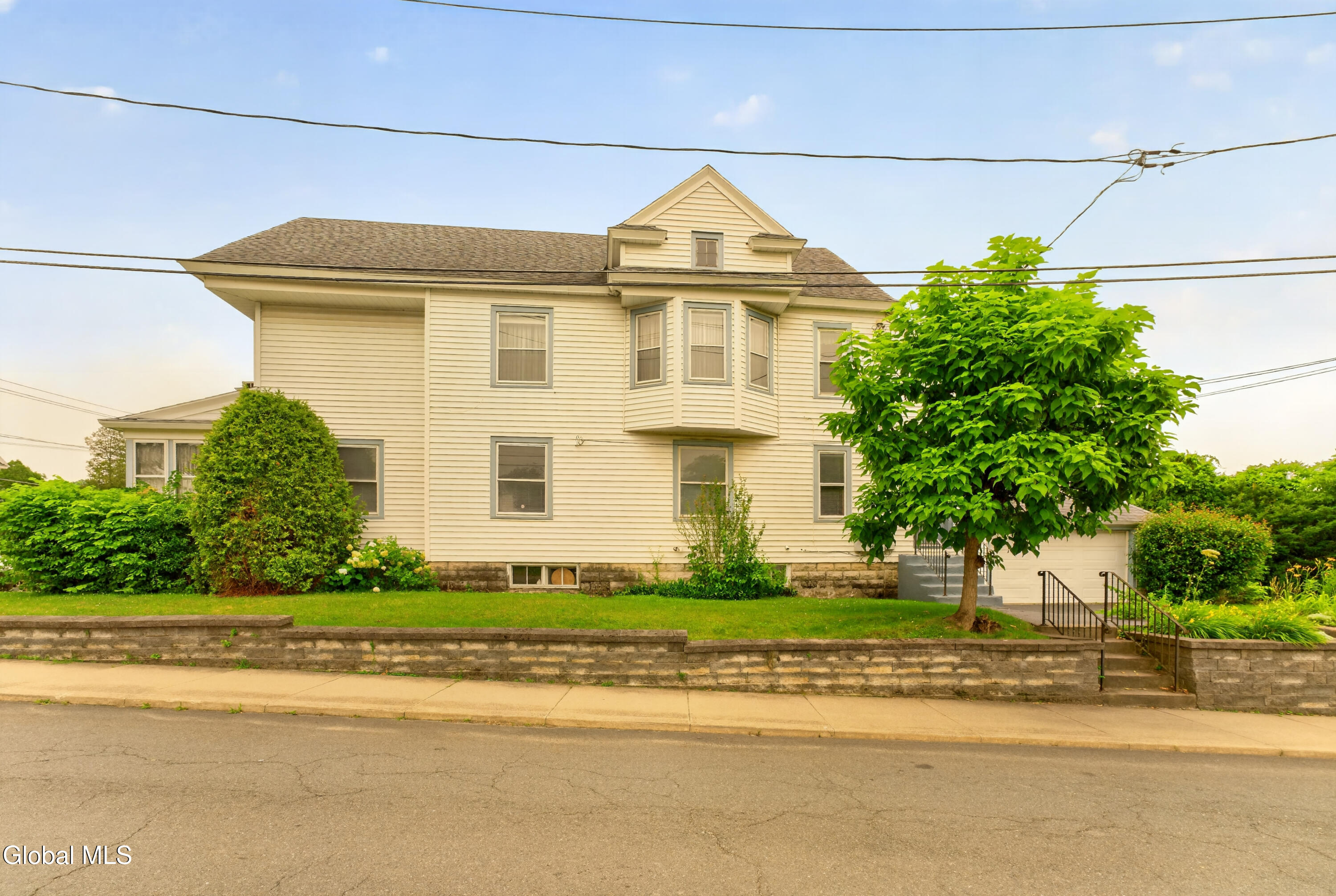 386 Division Street Amsterdam NY 12010