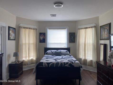 907 Delamont Avenue Schenectady NY 12307
