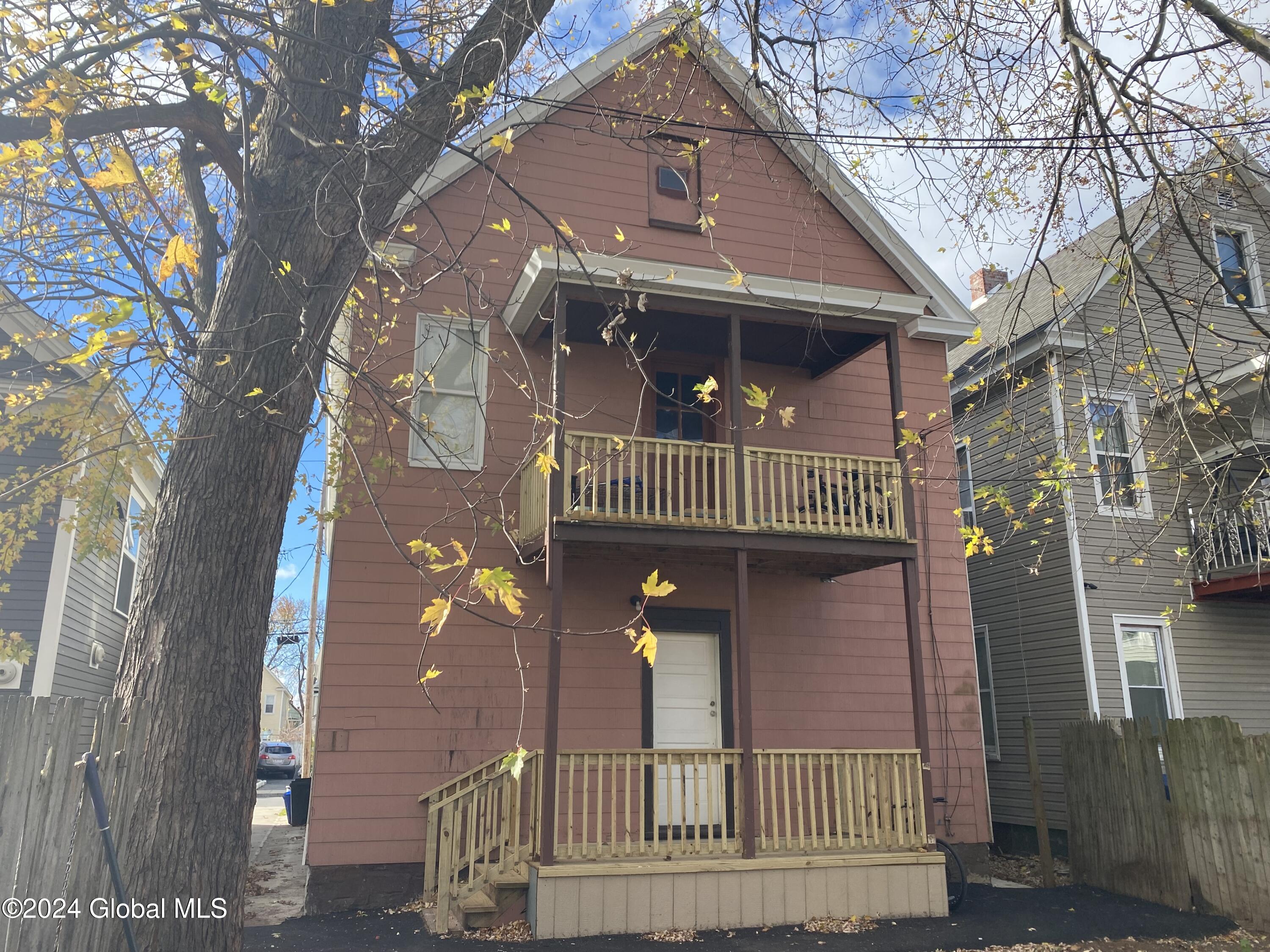 907 Delamont Avenue Schenectady NY 12307