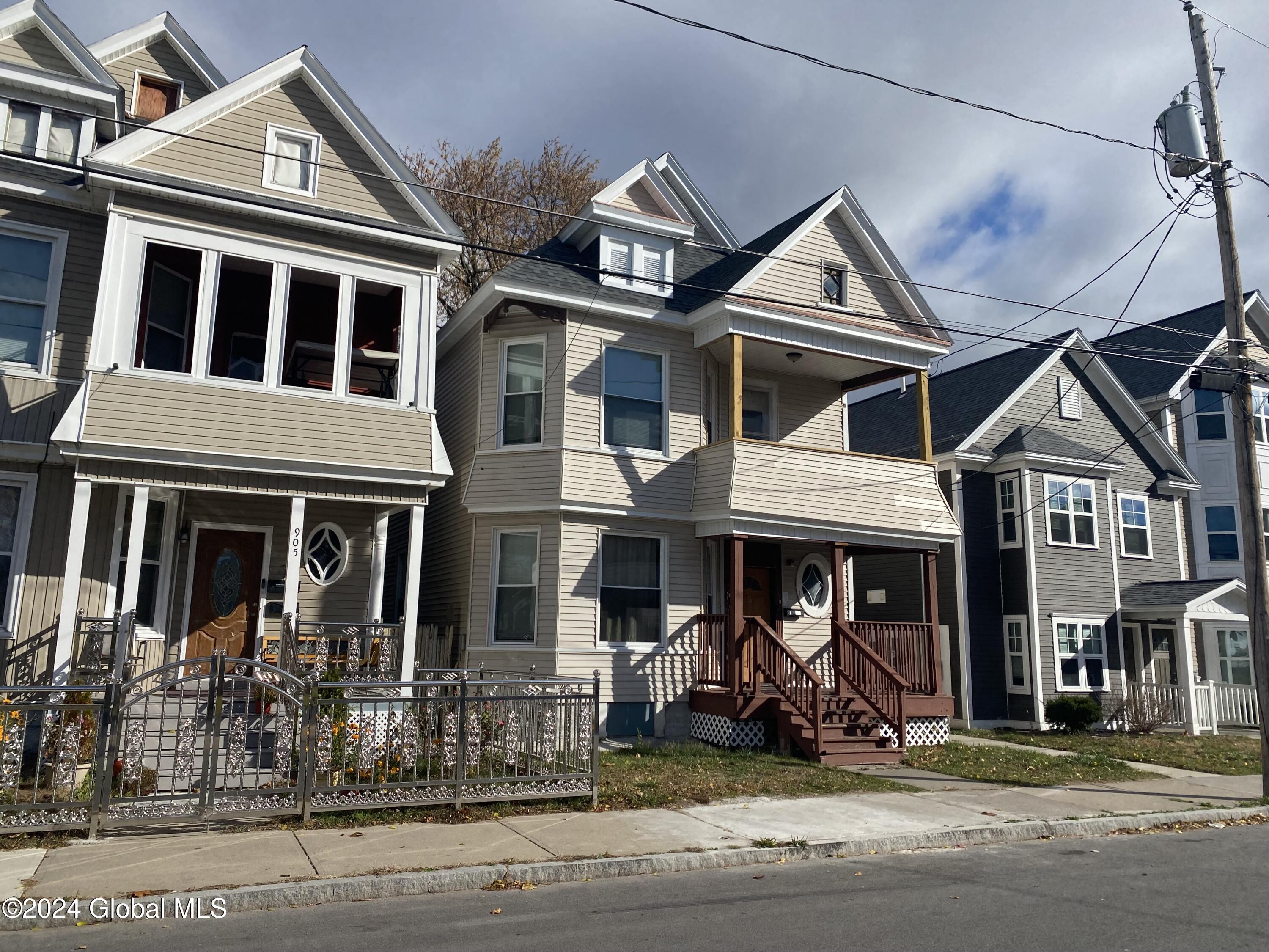 907 Delamont Avenue Schenectady NY 12307