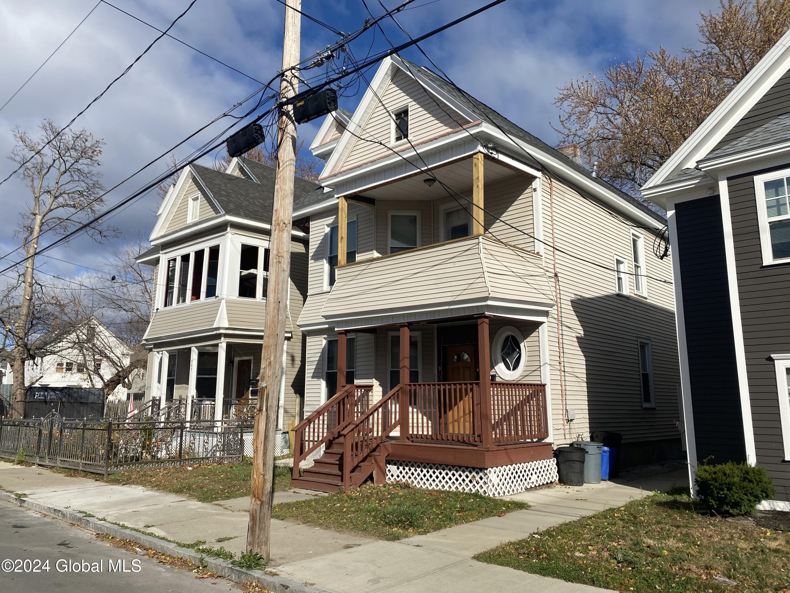 907 Delamont Avenue Schenectady NY 12307