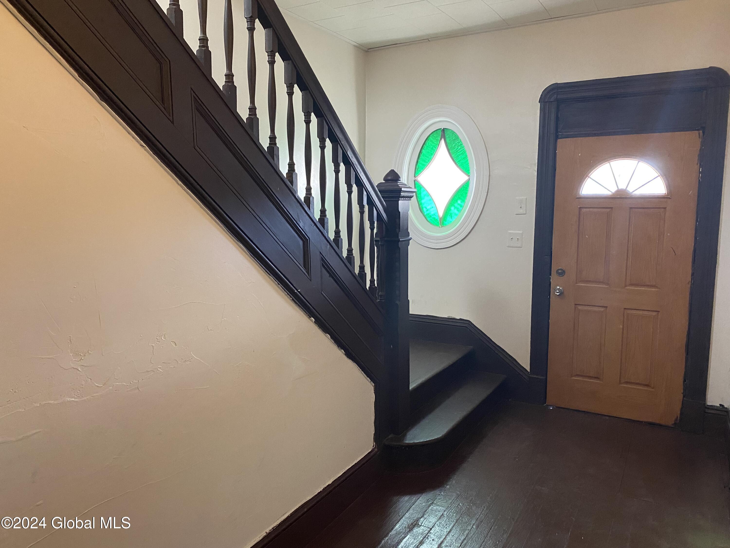 907 Delamont Avenue Schenectady NY 12307