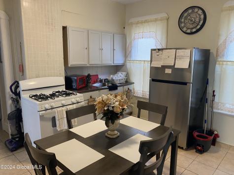 907 Delamont Avenue Schenectady NY 12307