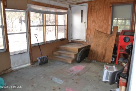 27 Warren Lane Queensbury NY 12804