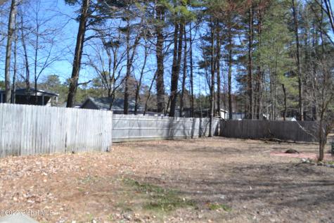 27 Warren Lane Queensbury NY 12804