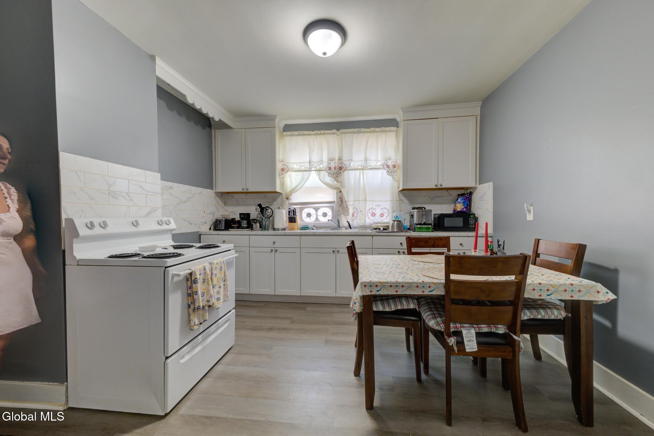 1810 Campbell Avenue Schenectady NY 12306