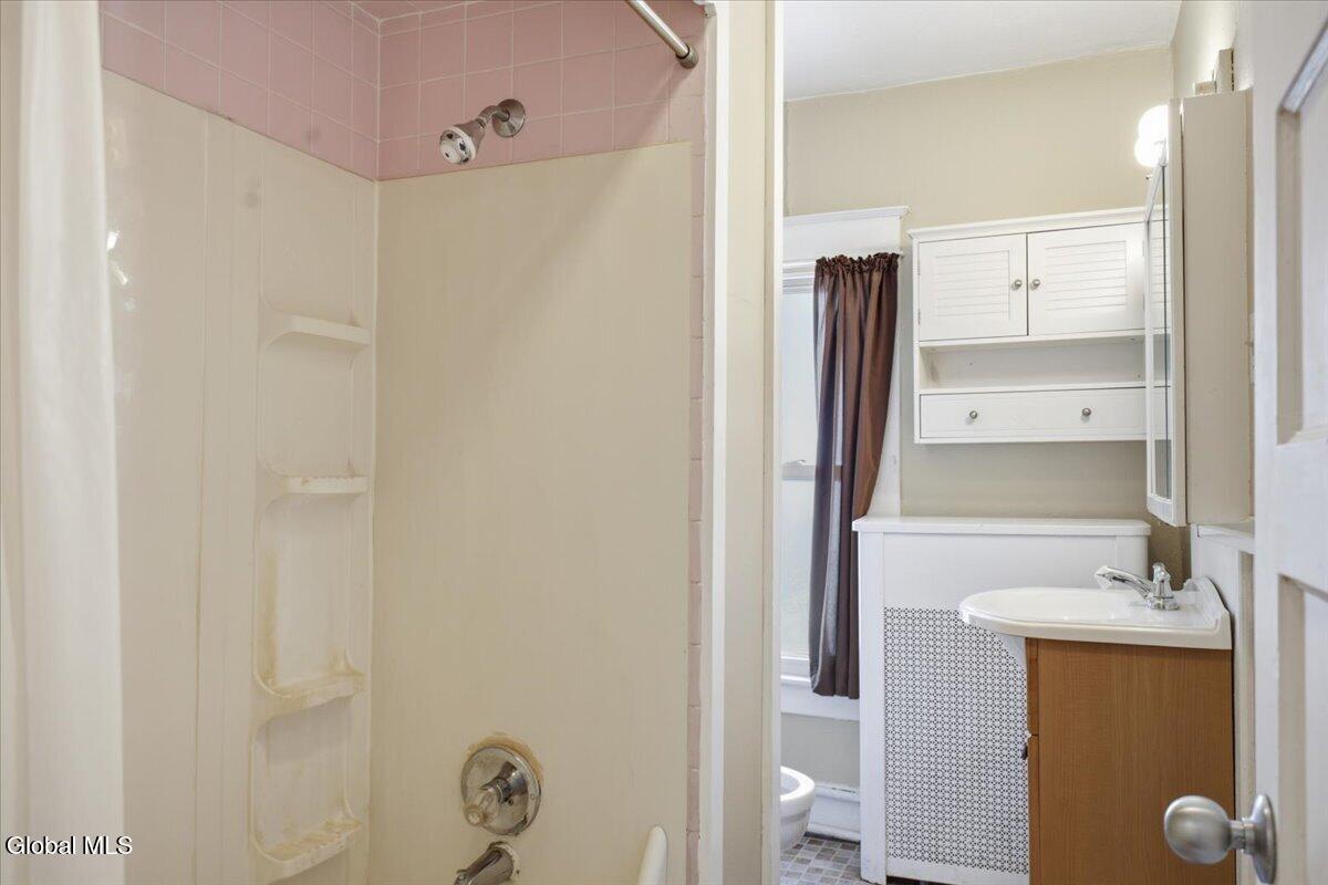 17 Granger Avenue Saratoga Springs NY 12866