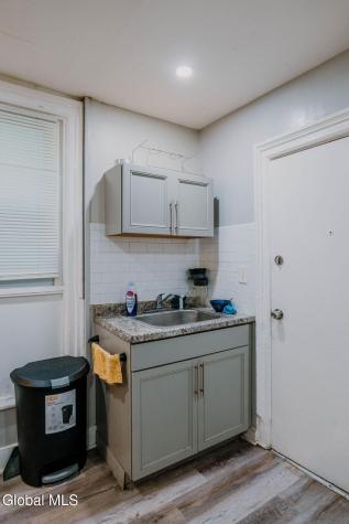 94 Ontario Street Albany NY 12206