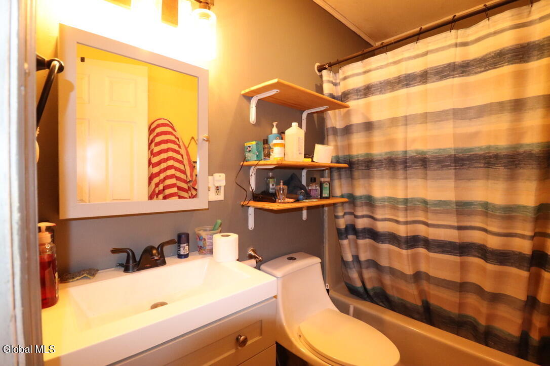 21-23 Hickory Circle Gansevoort NY 12831