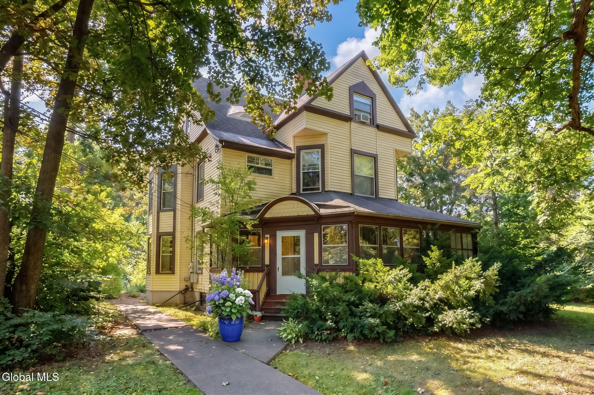 141 S Allen Street Albany NY 12208