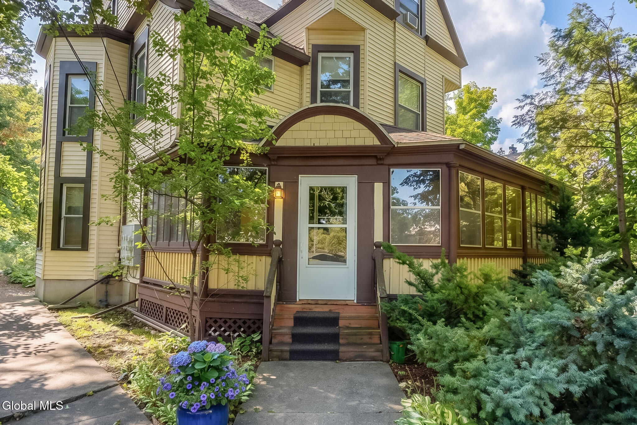 141 S Allen Street Albany NY 12208