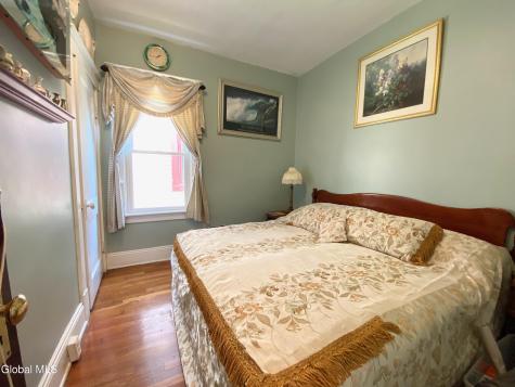 338 Taylor Court Troy NY 12180