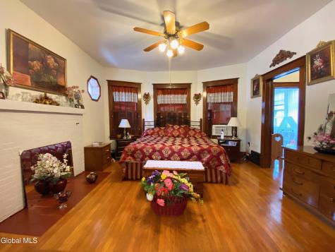 338 Taylor Court Troy NY 12180