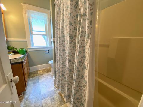 338 Taylor Court Troy NY 12180