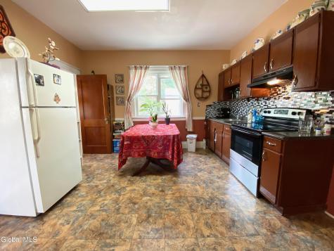 338 Taylor Court Troy NY 12180