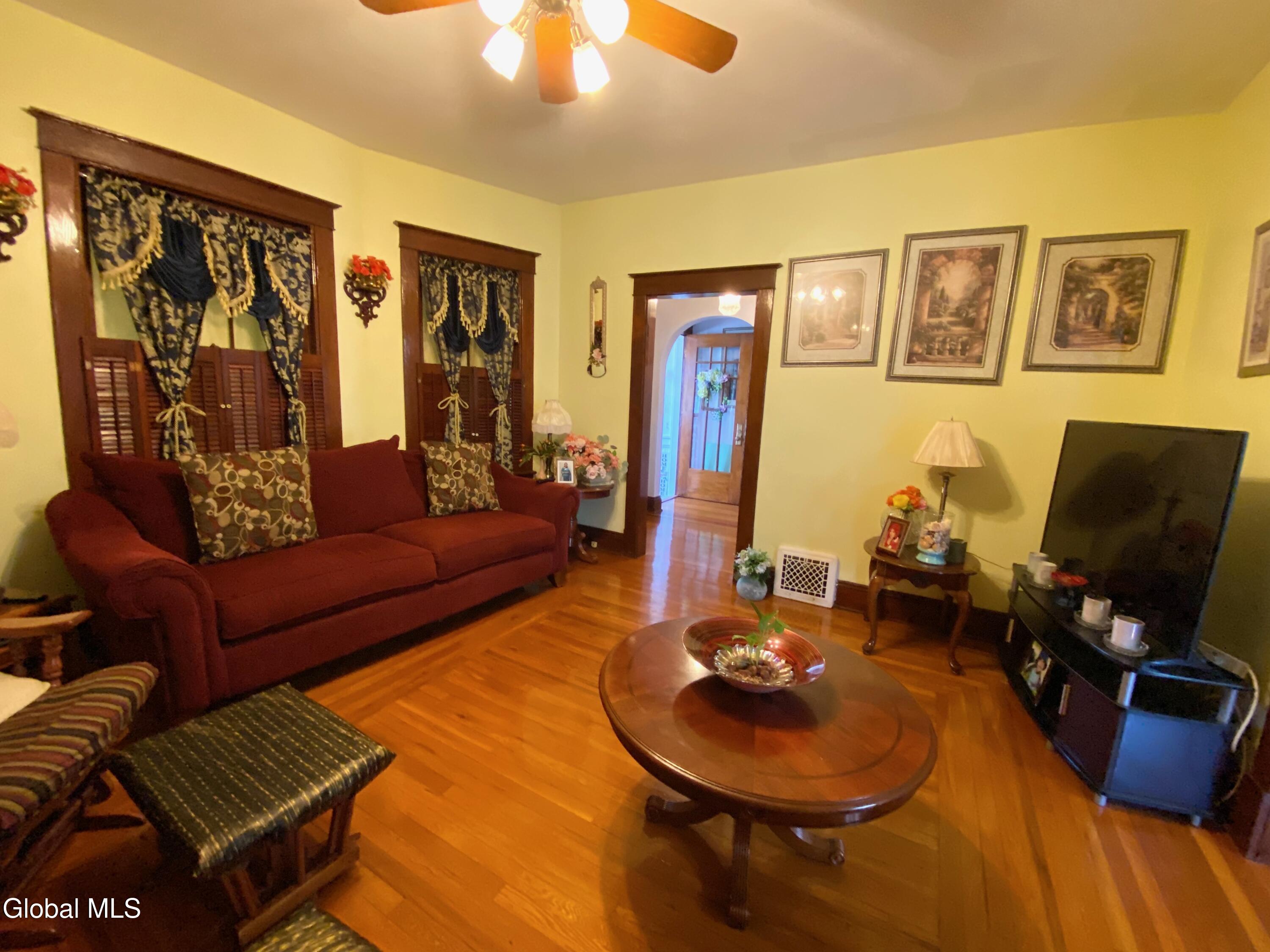 338 Taylor Court Troy NY 12180