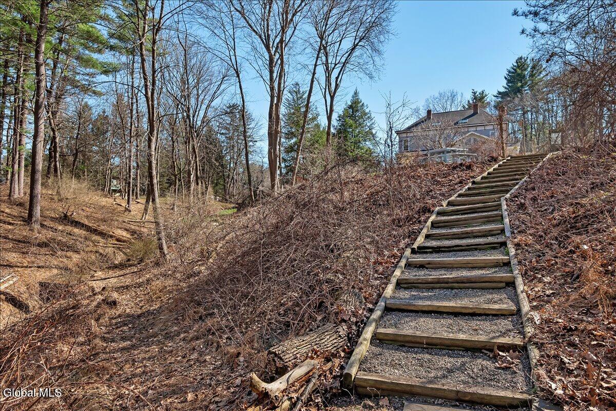 127 Font Grove Road Slingerlands NY 12159