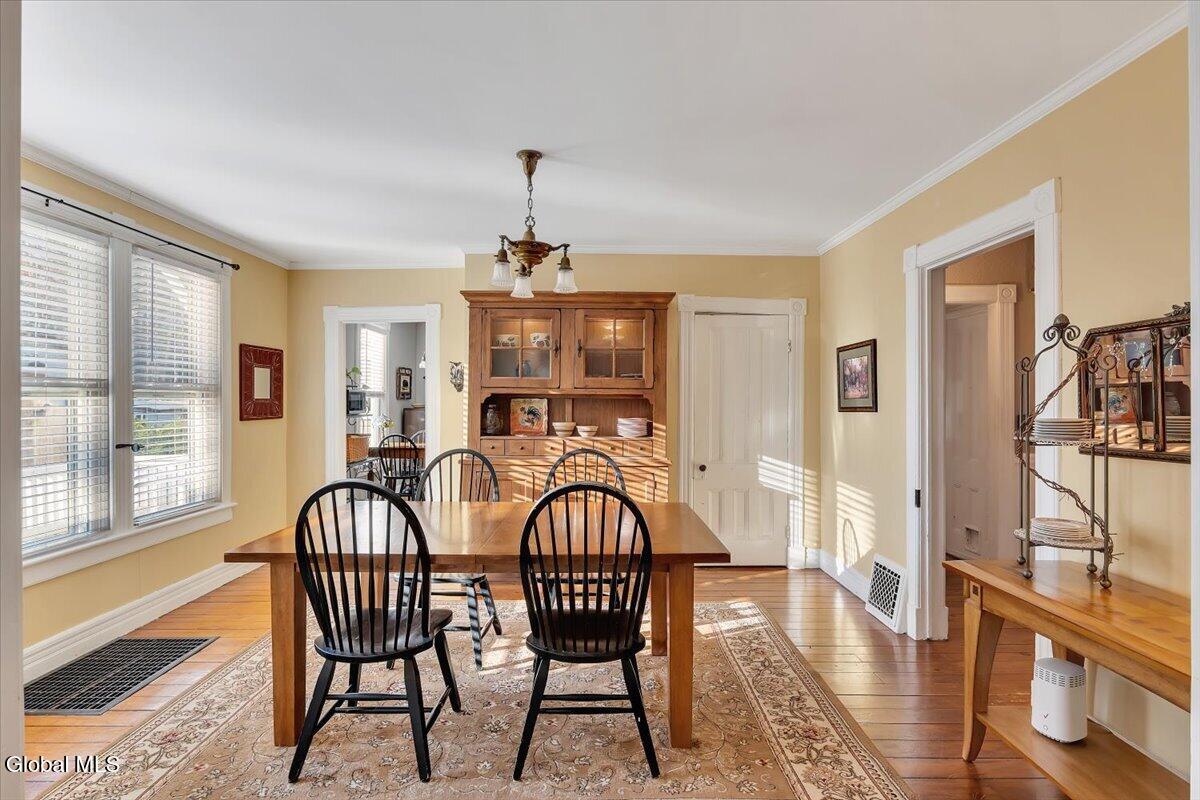 127 Font Grove Road Slingerlands NY 12159