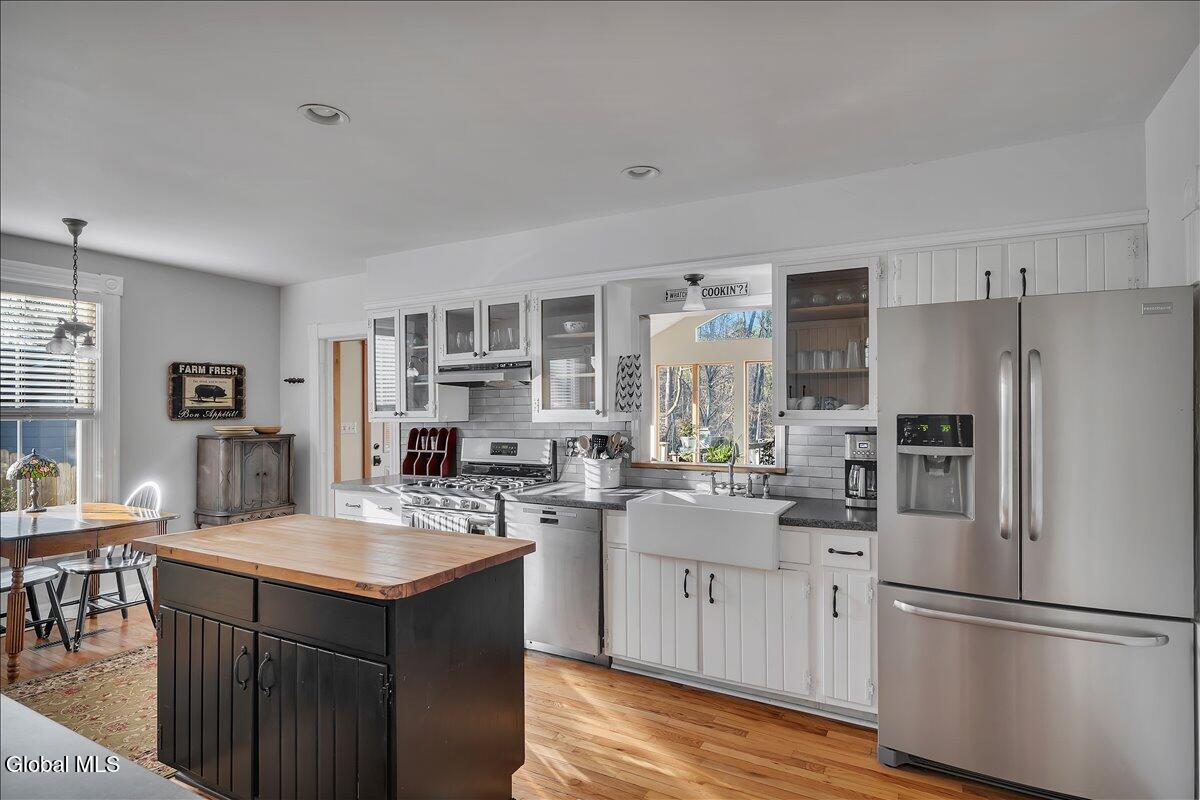 127 Font Grove Road Slingerlands NY 12159