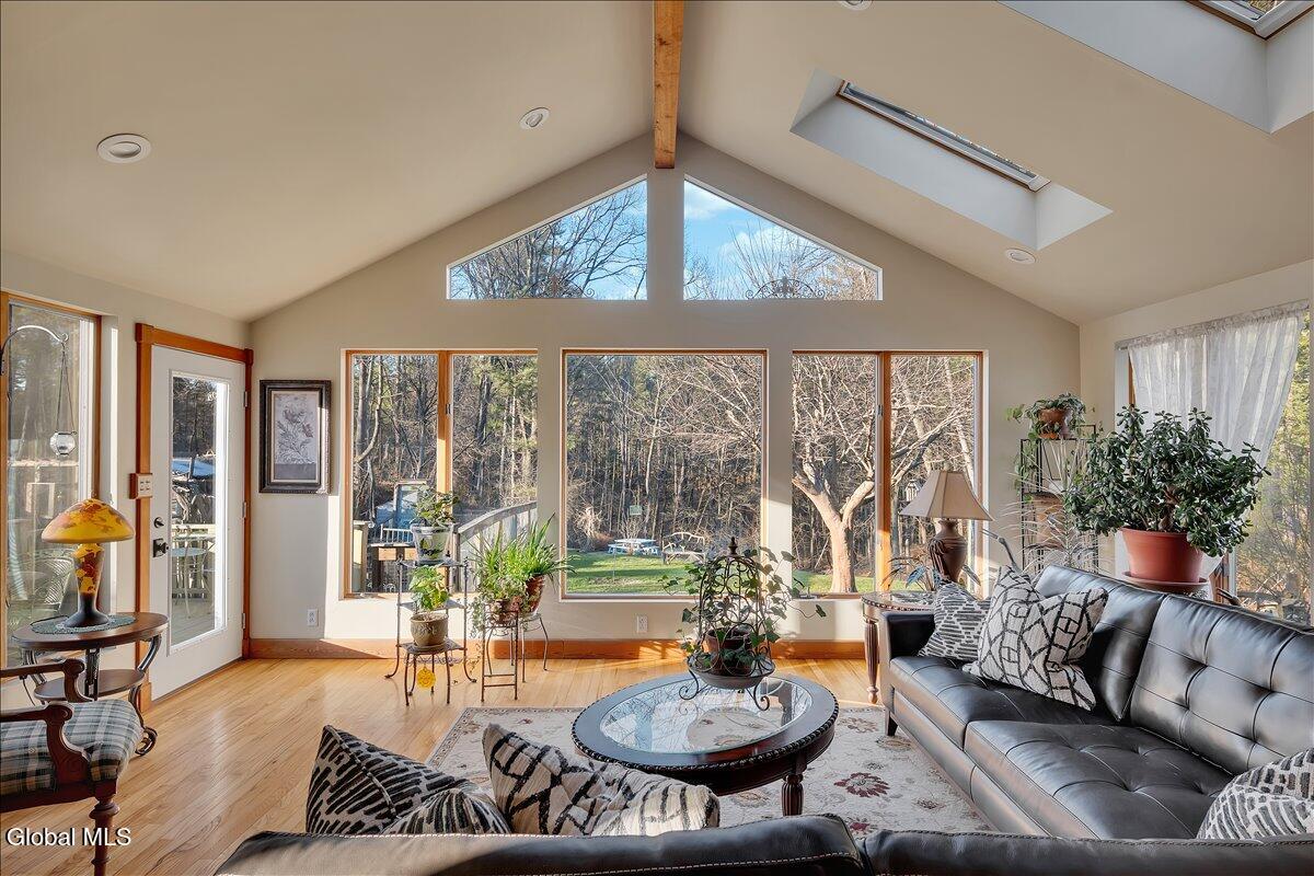 127 Font Grove Road Slingerlands NY 12159