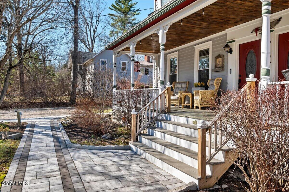 127 Font Grove Road Slingerlands NY 12159