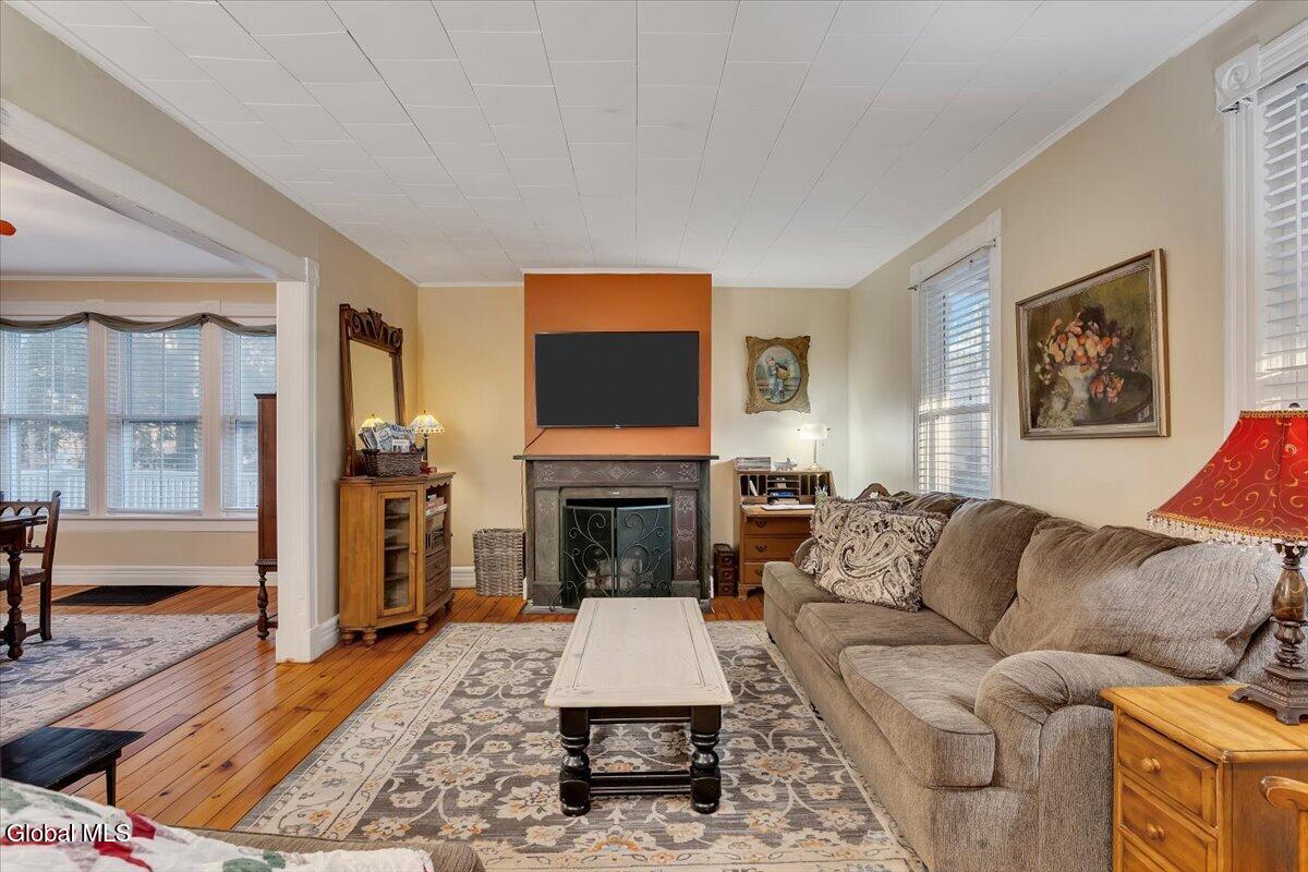 127 Font Grove Road Slingerlands NY 12159