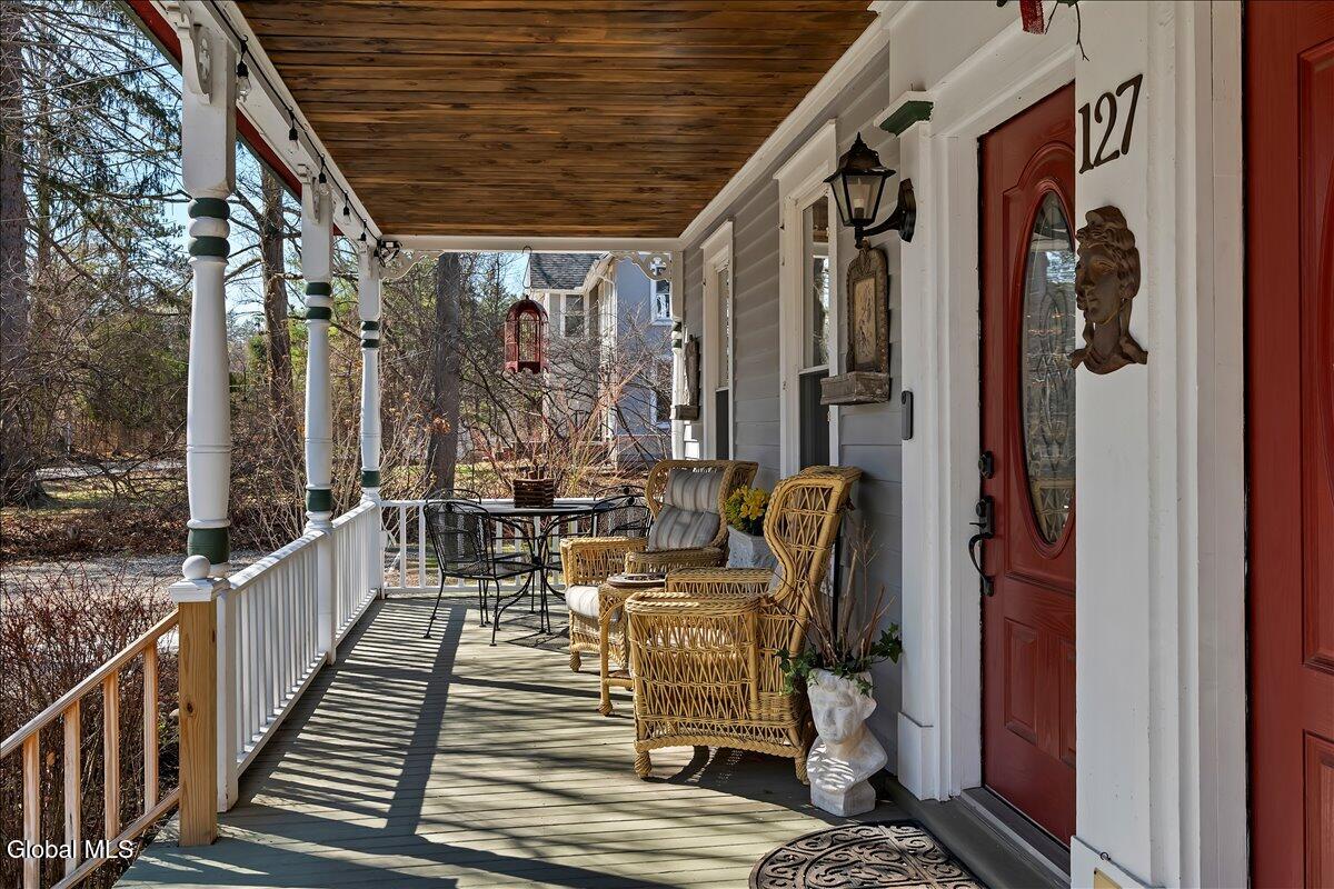 127 Font Grove Road Slingerlands NY 12159