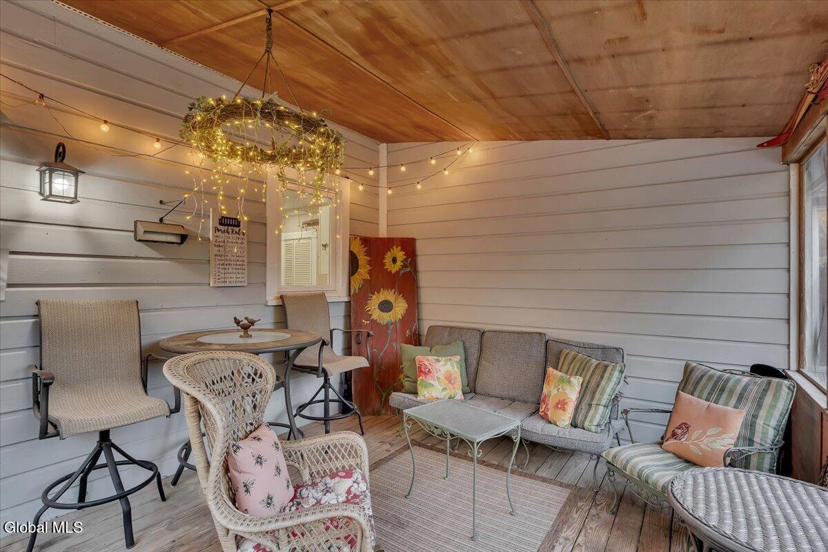127 Font Grove Road Slingerlands NY 12159