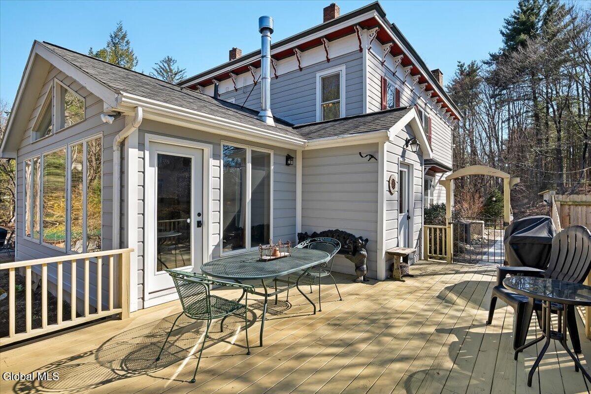 127 Font Grove Road Slingerlands NY 12159