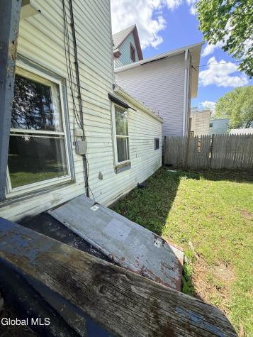 781 2nd Avenue Troy NY 12182