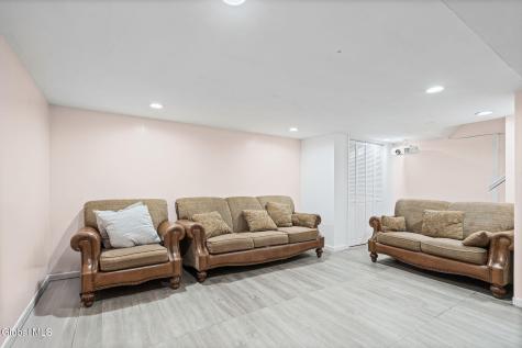 1 Dowling Road Albany NY 12205