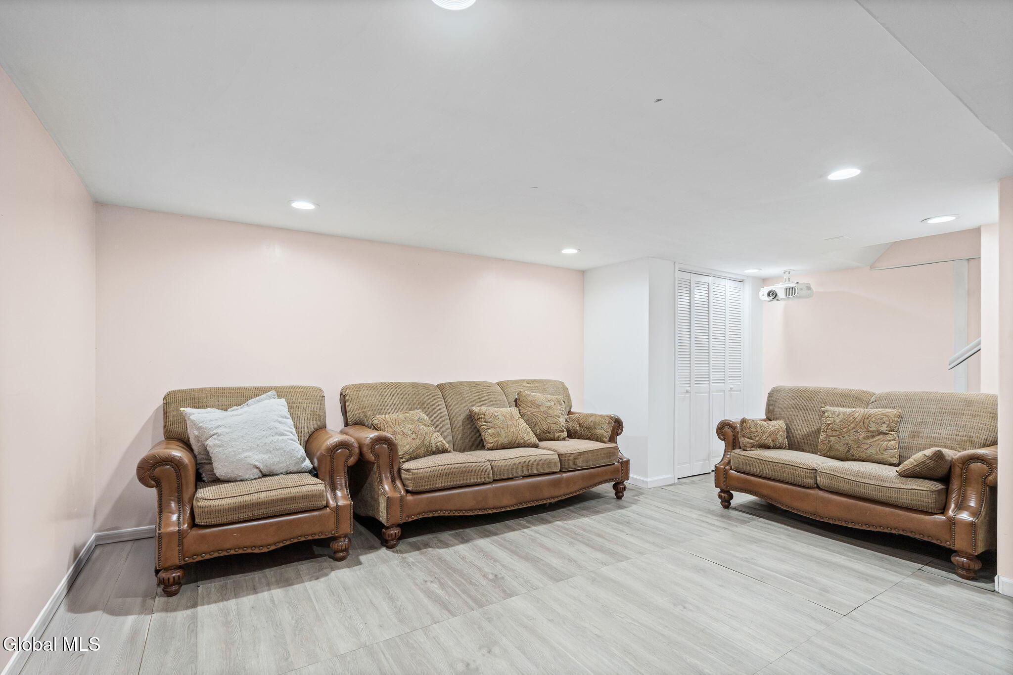 1 Dowling Road Albany NY 12205