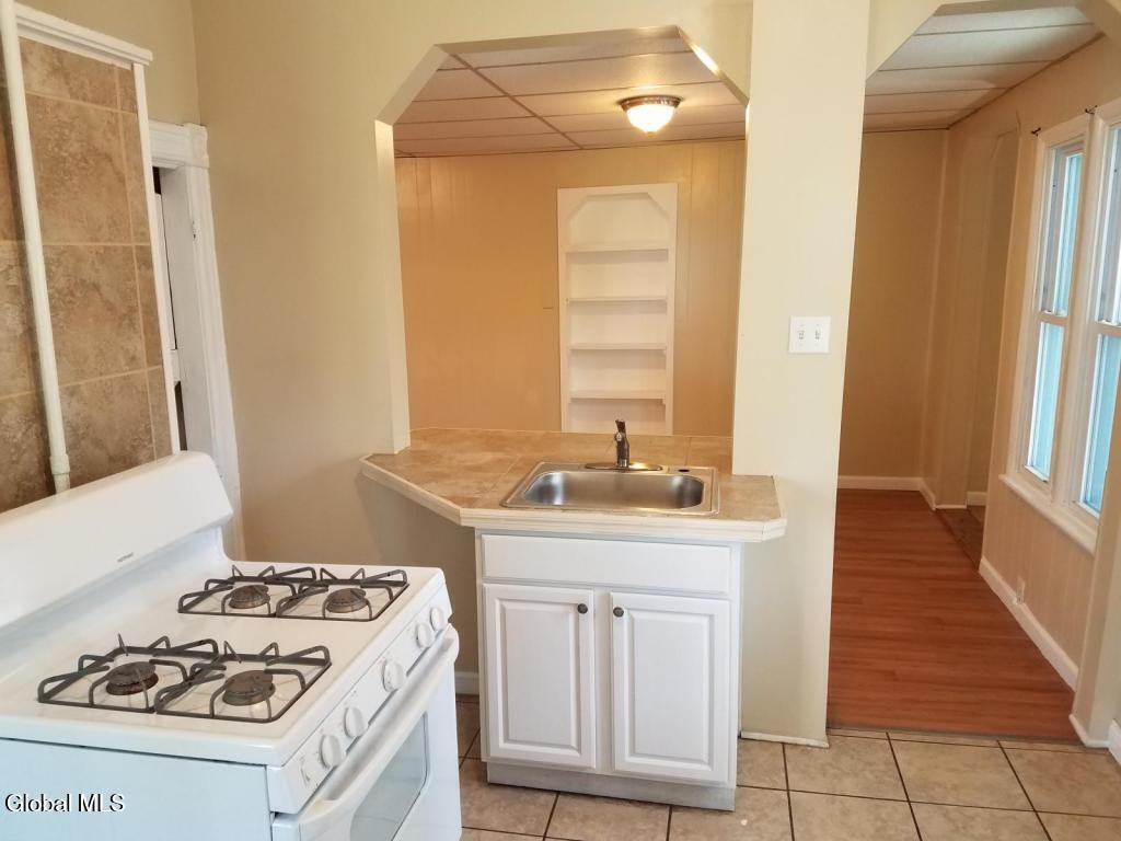 8 Saratoga Avenue Waterford NY 12188