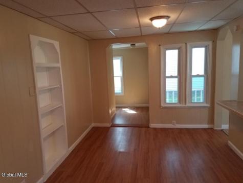 8 Saratoga Avenue Waterford NY 12188