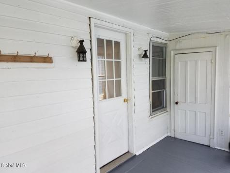 8 Saratoga Avenue Waterford NY 12188