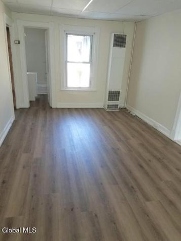 8 Saratoga Avenue Waterford NY 12188