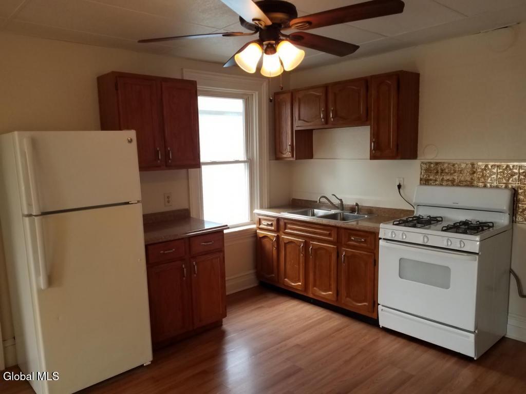 8 Saratoga Avenue Waterford NY 12188