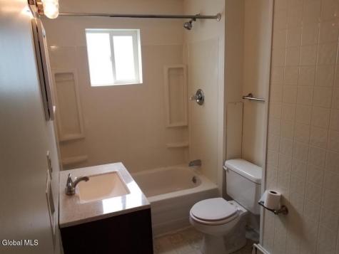 8 Saratoga Avenue Waterford NY 12188