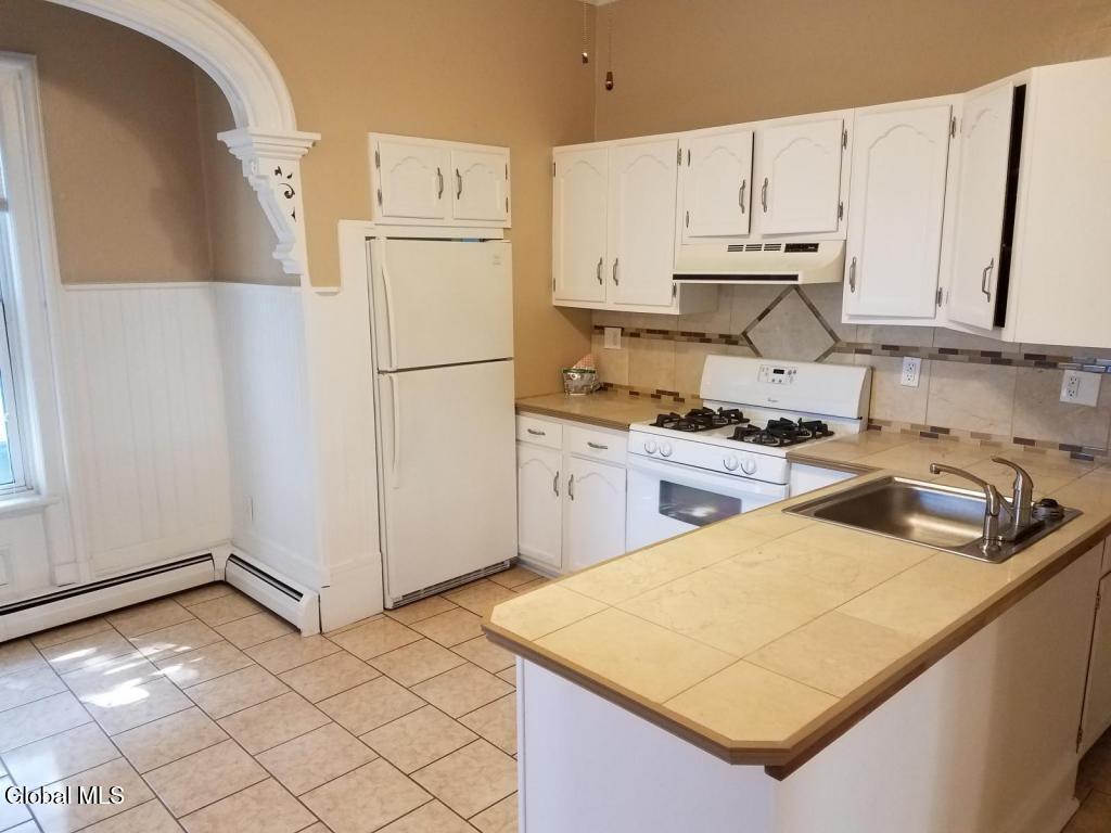 8 Saratoga Avenue Waterford NY 12188