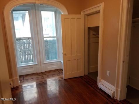 8 Saratoga Avenue Waterford NY 12188