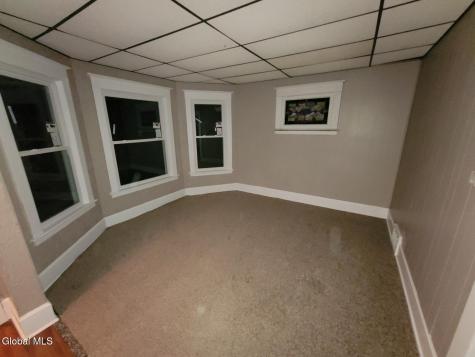 1009 Forest Road Schenectady NY 12303