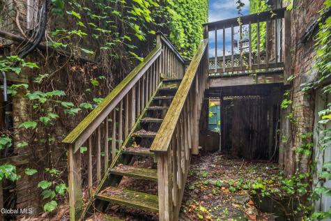 282 Lark Street Albany NY 12210