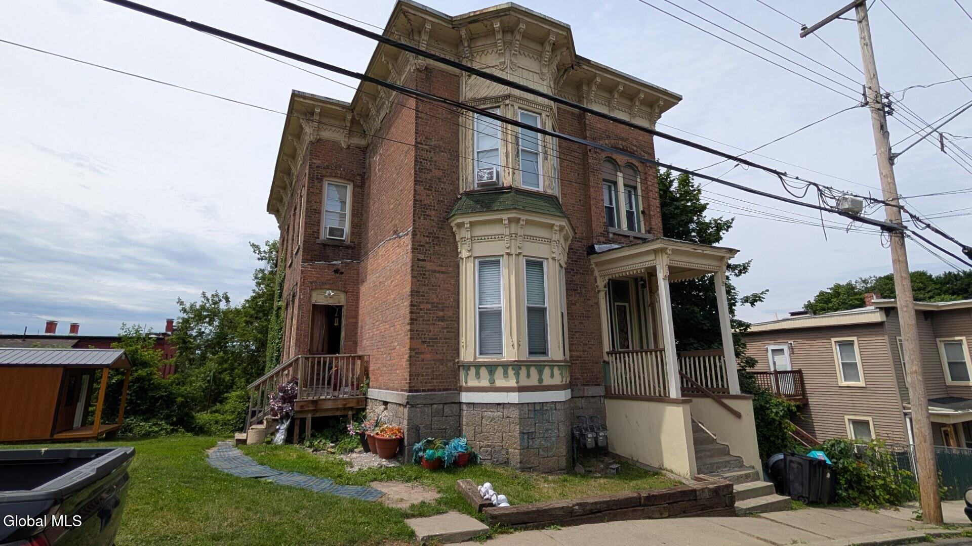 22 Union Street Amsterdam NY 12010