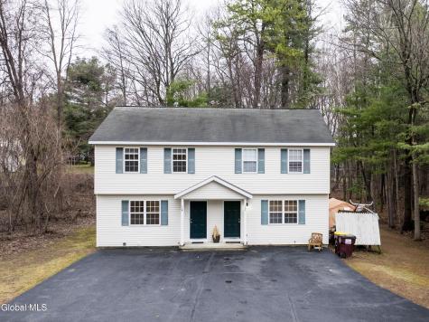 33 Cambridge Drive Halfmoon NY 12065