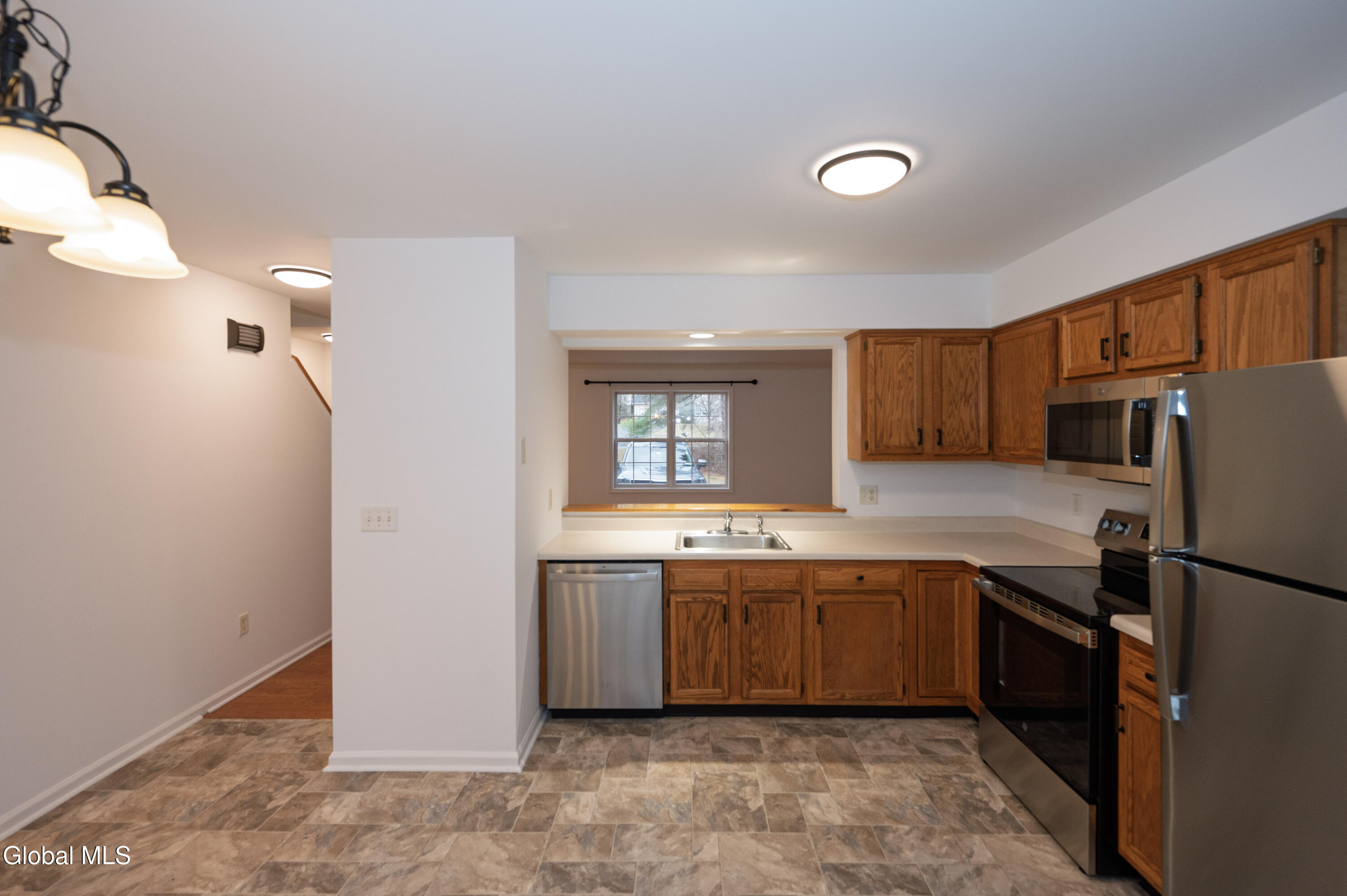 33 Cambridge Drive Halfmoon NY 12065