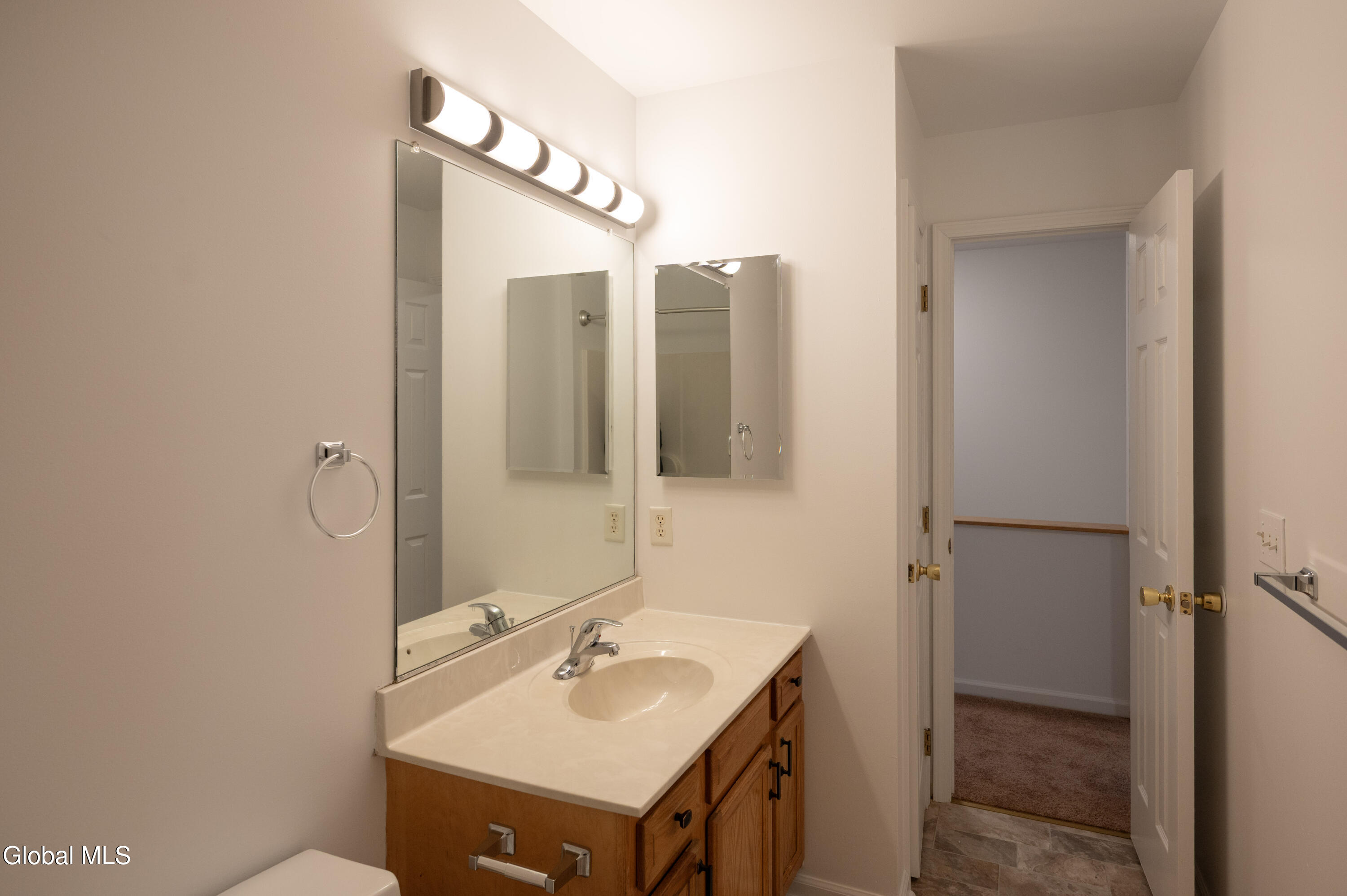 33 Cambridge Drive Halfmoon NY 12065