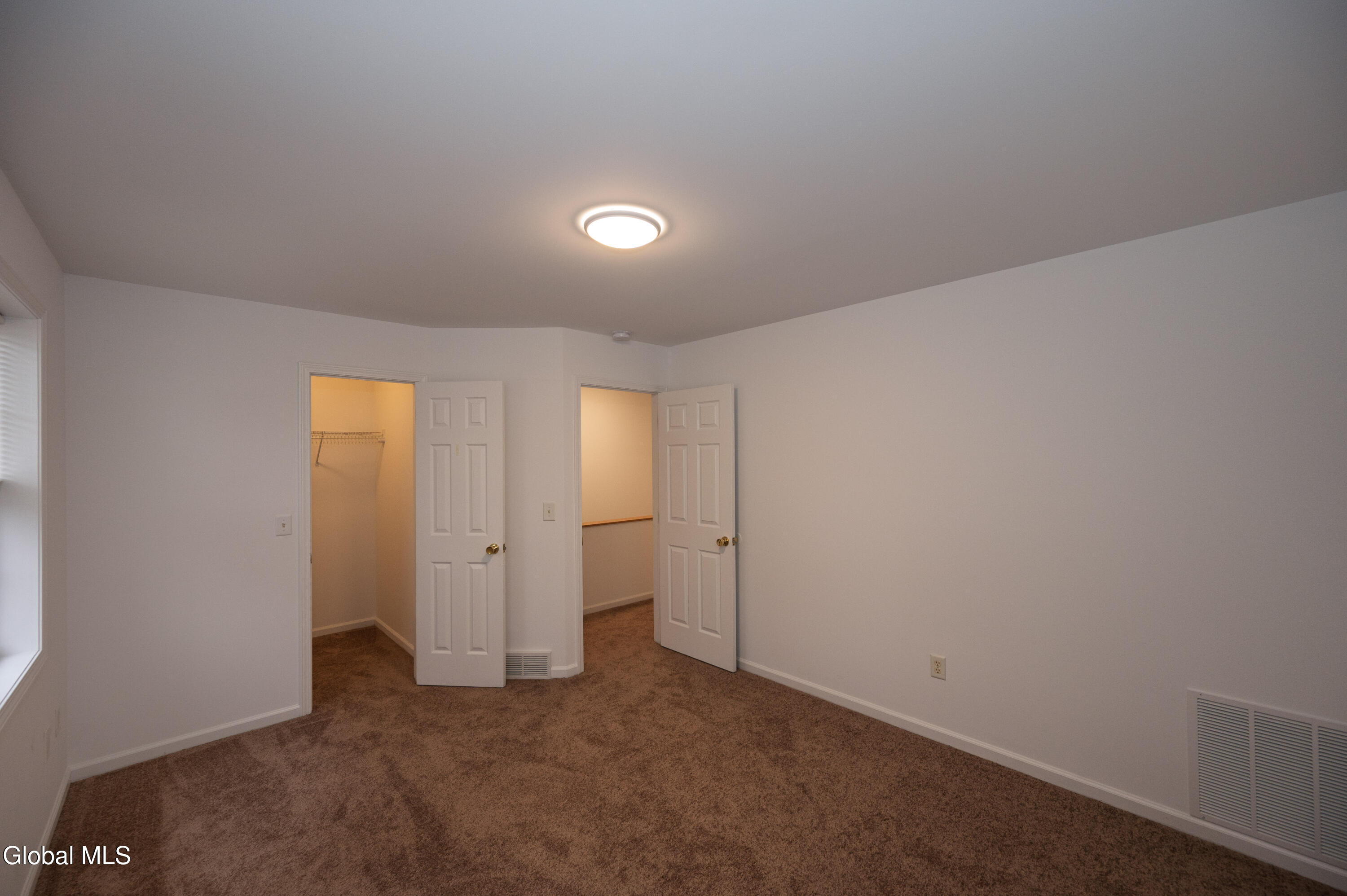 33 Cambridge Drive Halfmoon NY 12065