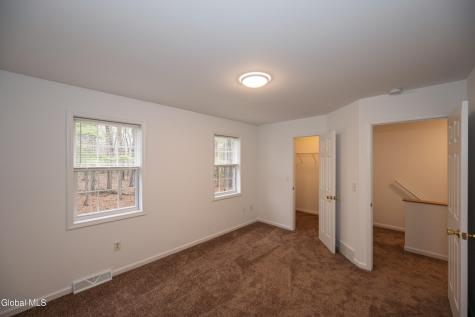 33 Cambridge Drive Halfmoon NY 12065